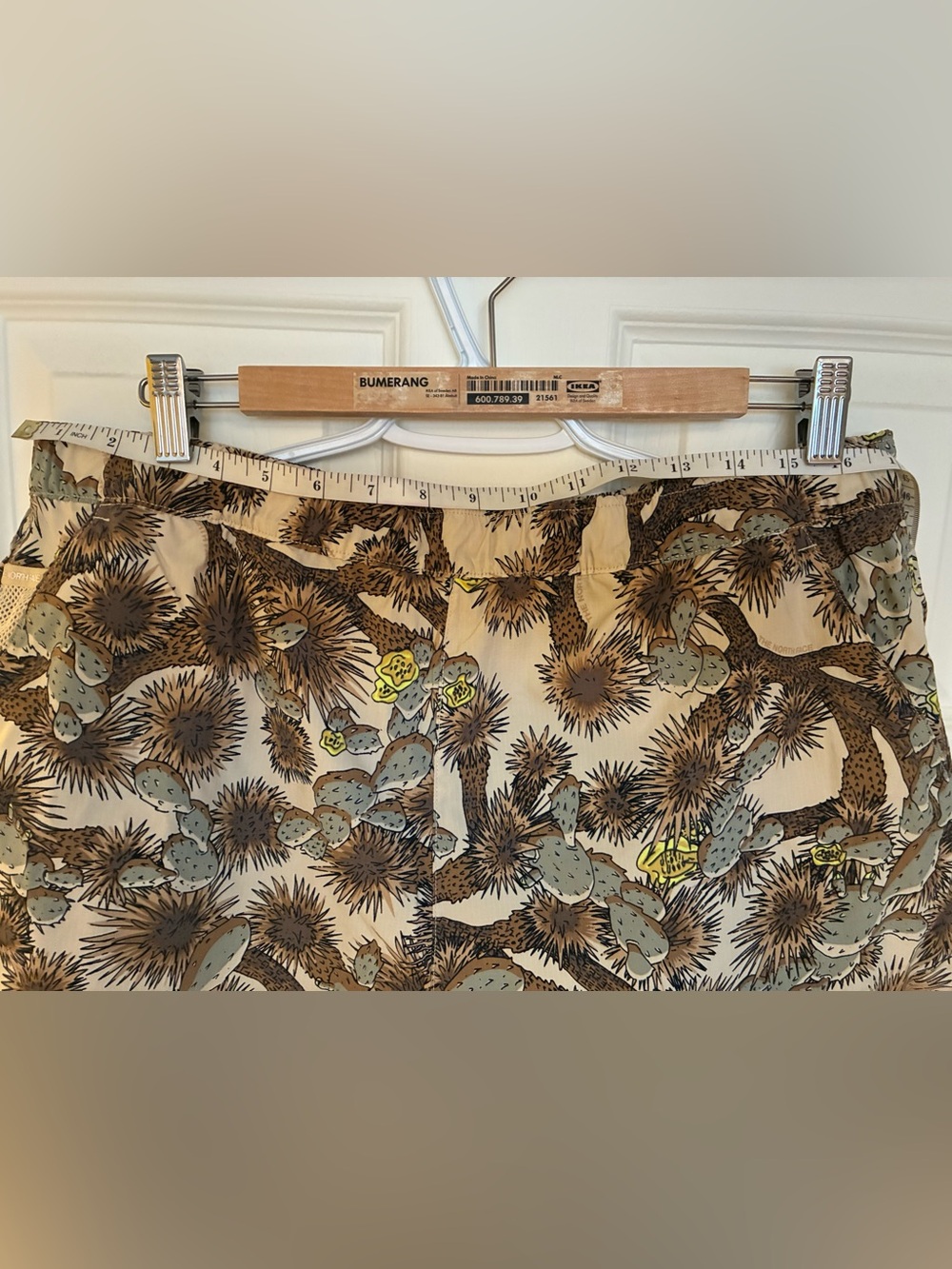 North face shorts - Picture 2 of 7